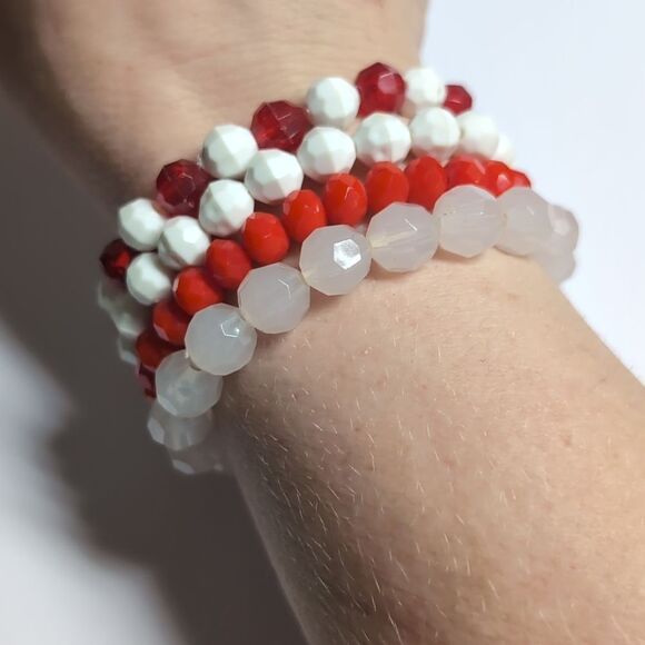 Set of 4 Red and White Beaded Stretch Bracelets - Picture 1 of 6
